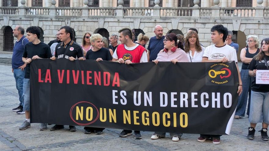 “Mi casa no es tu negocio”: la Unión Popular de Inquilinos de Toledo clama contra el desahucio de Maricarmen