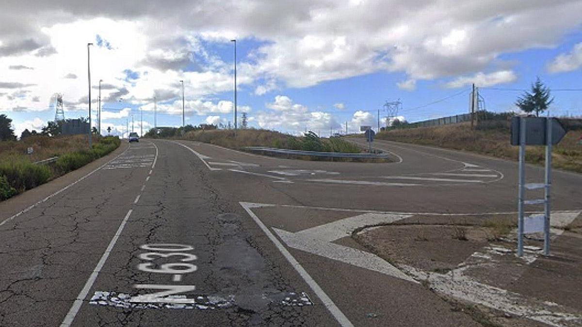 La glorieta de entrada al polígono de Onzonilla y a la carretera de La Bañeza abrirá parcialmente el lunes