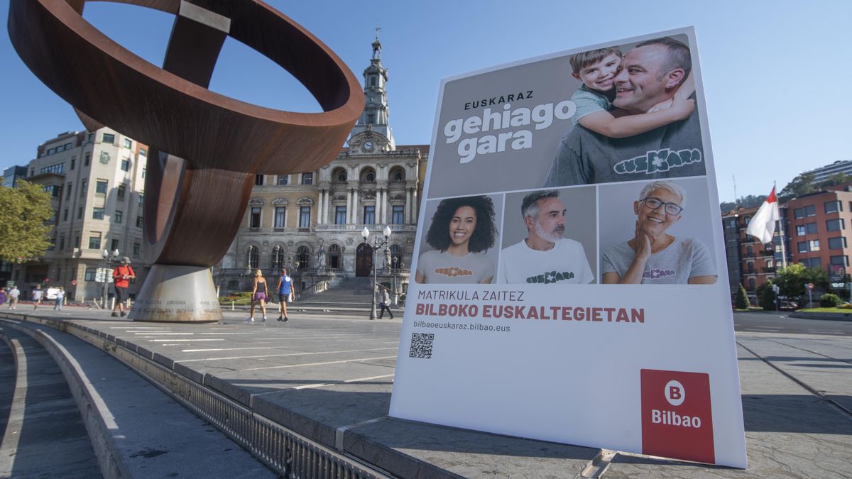 Bilbao da inicio a la campaña 'Euskaraz Gehiago Gara' para fomentar la matriculación en los euskaltegis