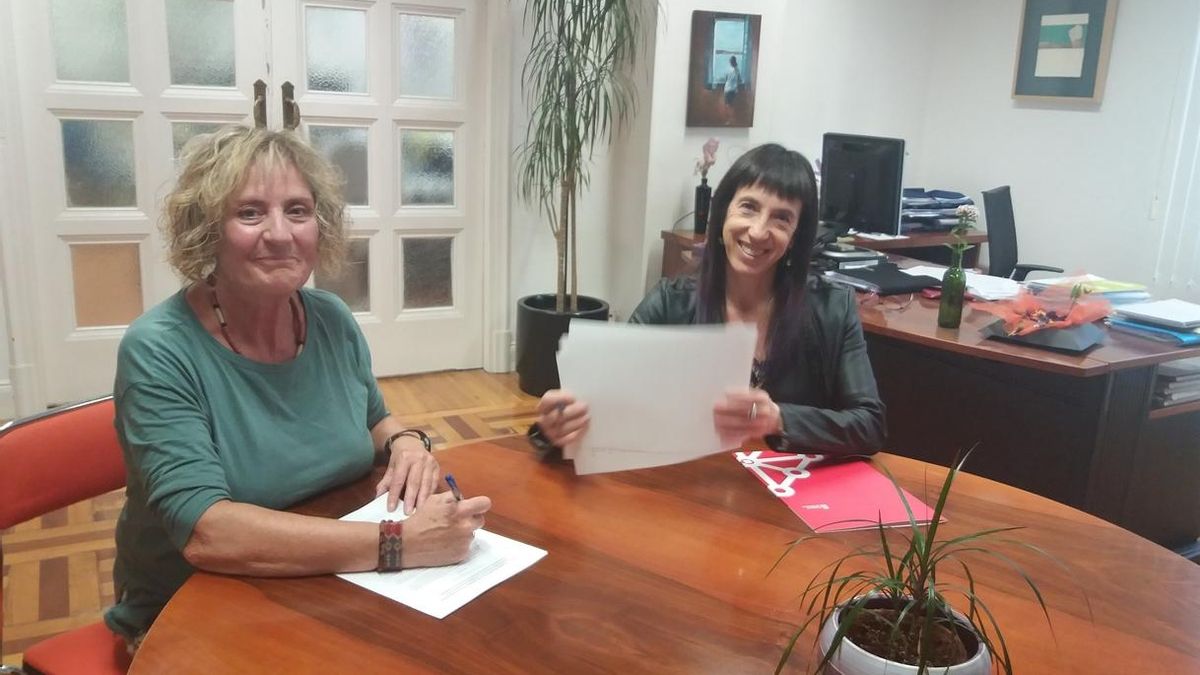 El Gobierno foral renueva su compromiso con Ipes-Elkartea para el mantenimiento de su biblioteca de mujeres