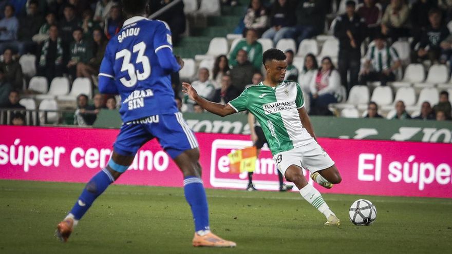 El Córdoba CF y una paradoja por resolver dentro y fuera de El Arcángel