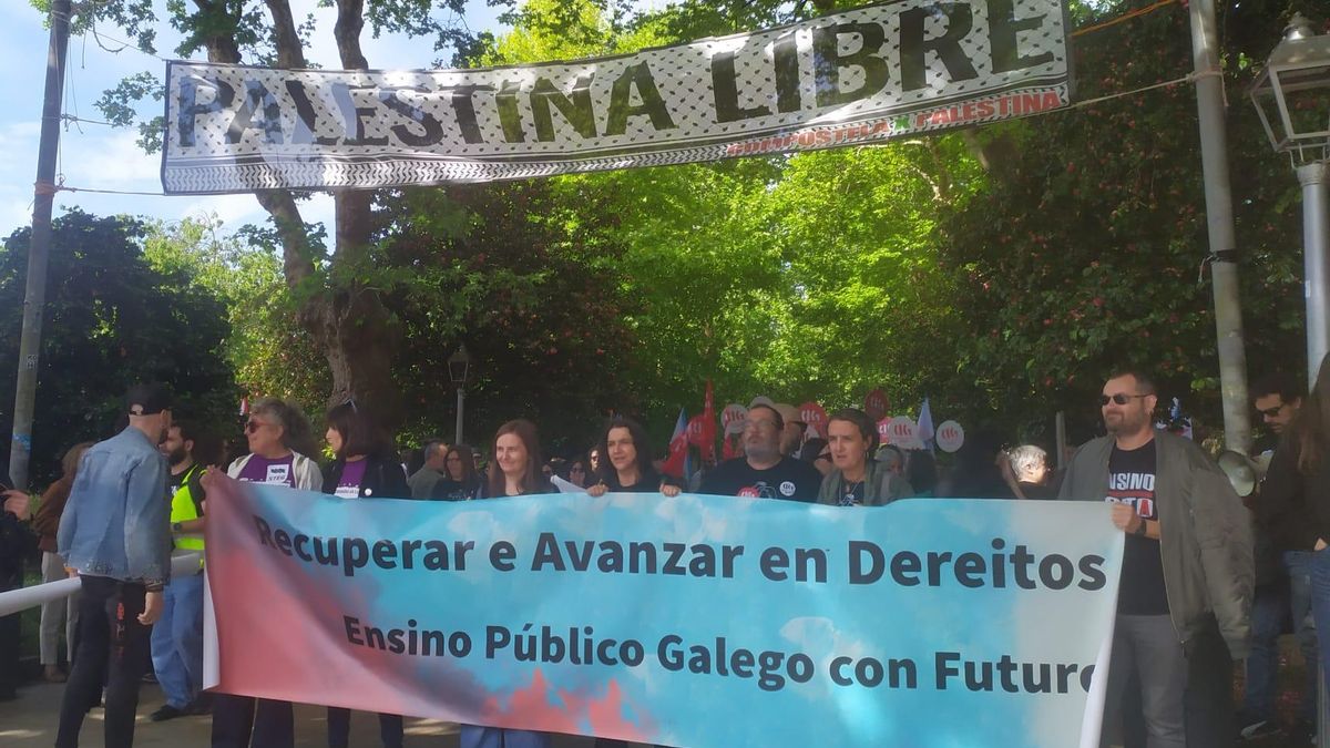 El profesorado gallego protesta por la sobrecarga y los recortes en la sexta jornada de huelga del curso