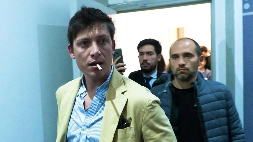 Cuando el estratega eclipsa al candidato: una semana con Santiago Caputo en primer plano