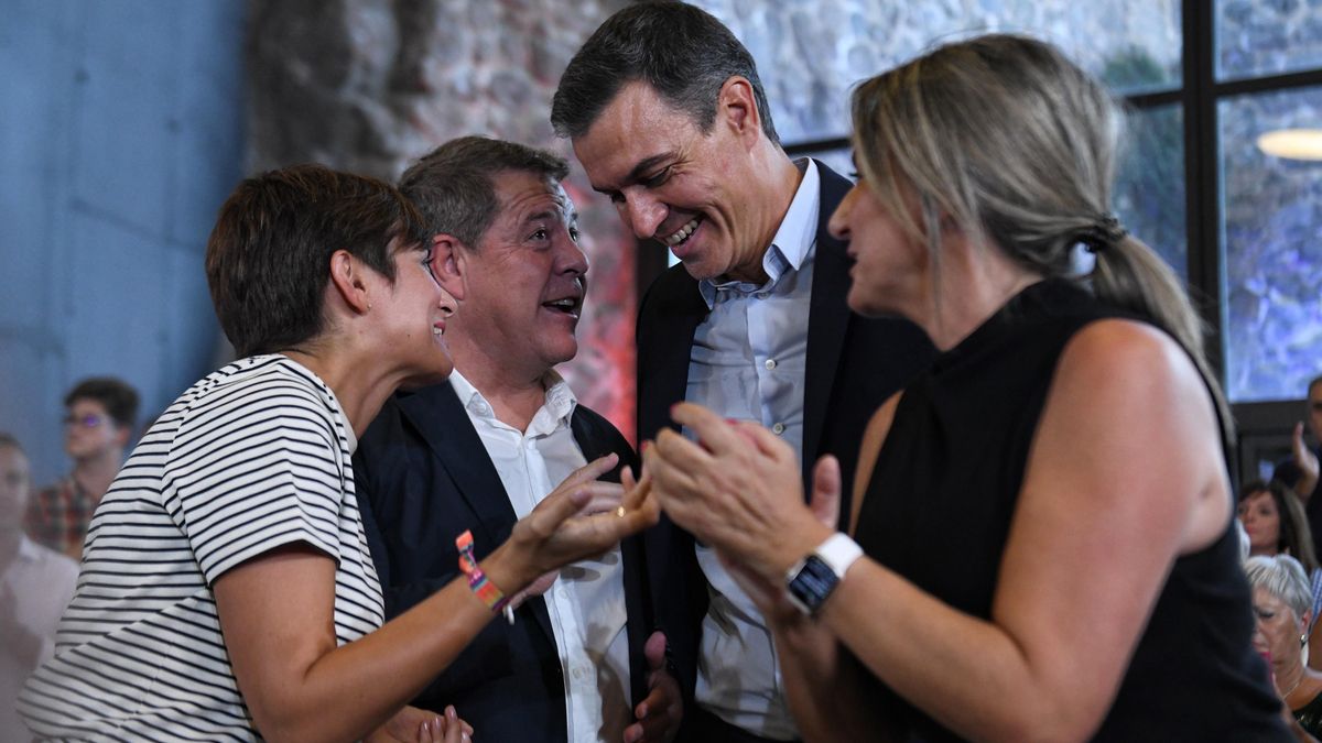 El presidente regional, Emiliano García-Page, con Pedro Sánchez en Toledo