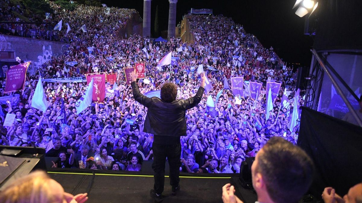 Javier Milei en el cierre de campaña de La Libertad Avanza en Rosario.