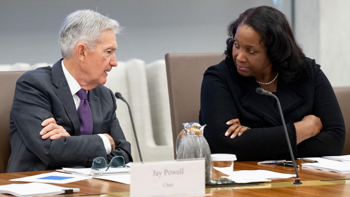 El Gobierno de EEUU abre una investigación contra la gobernadora de la Fed que quiere despedir Trump en su asalto al organismo