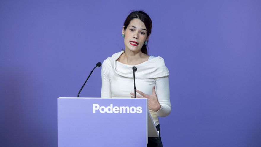 La portavoz de Podemos, Isa Serra, durante una rueda de prensa, en la sede de Podemos, a 6 de noviembre de 2023, en Madrid (España).