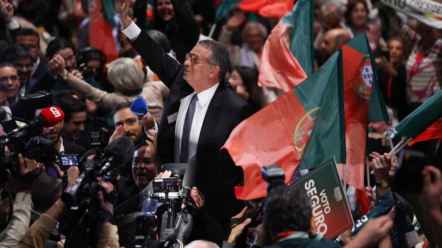 El socialista António José Seguro arrasa al ultra André Ventura en las presidenciales de Portugal