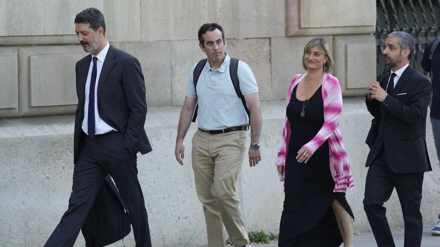 El juicio a la excúpula catalana de Salud por retrasar la vacunación a policías llega a su final con la acusación desinflada