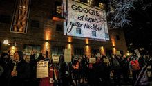 Manifestación de activistas contrarios a la implantación de un campus de Google en un barrio de Berlín.