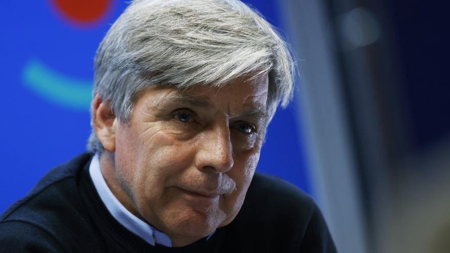 Expresidente del fútbol chileno anuncia que logró firmas para ser candidato presidencial