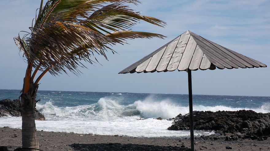 Vientos fuertes y temperaturas de hasta 34 grados para este viernes en Canarias