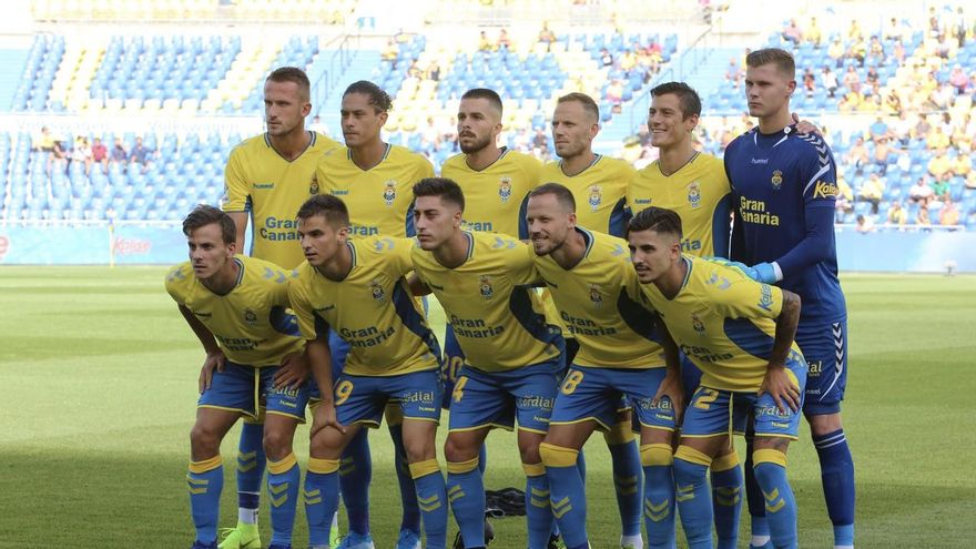 La plantilla de la UD Las Palmas antes de enfrentarse al Almería.