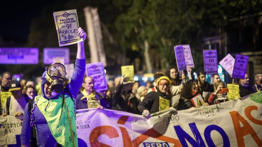La Comunidad de Madrid tumba las alegaciones vecinales y aprueba las 676 talas previstas en las obras de Metro
