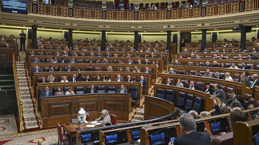 Permiso parental y funcionarios esperan al presupuesto mientras crece el gasto en defensa