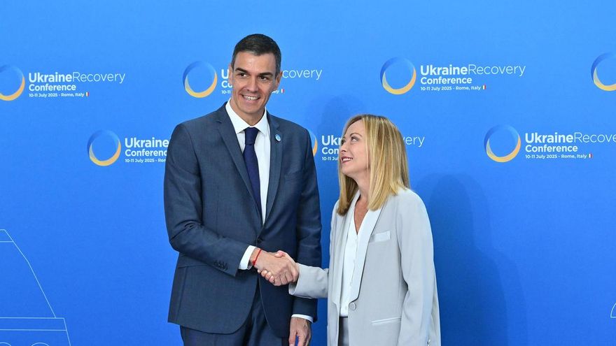 El Gobierno prorroga los controles fronterizos a pasajeros italianos como respuesta a Meloni
