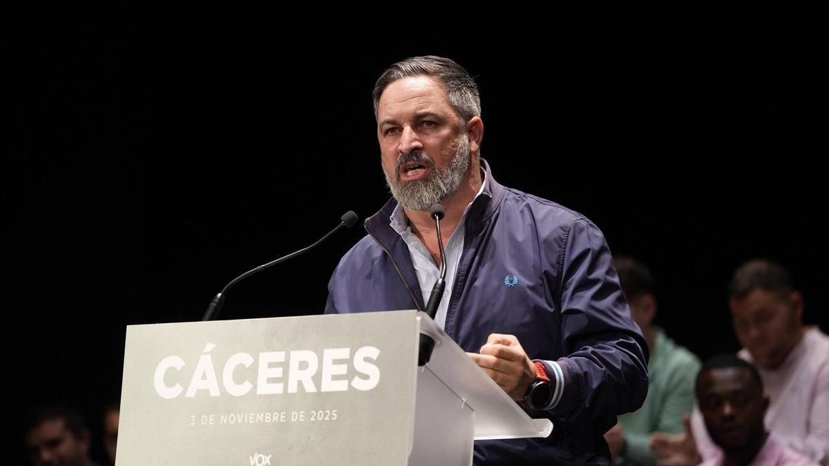 Abascal responde a Ortega Smith que aprenda a "ceder paso" a otros compañeros: "En Vox hay un gran banquillo"