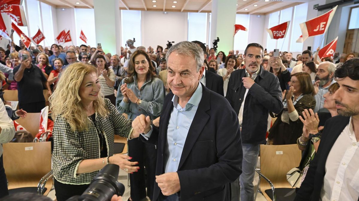 El expresidente Zapatero, la pasada semana en Almería, en un acto de campaña de las elecciones andaluzas
