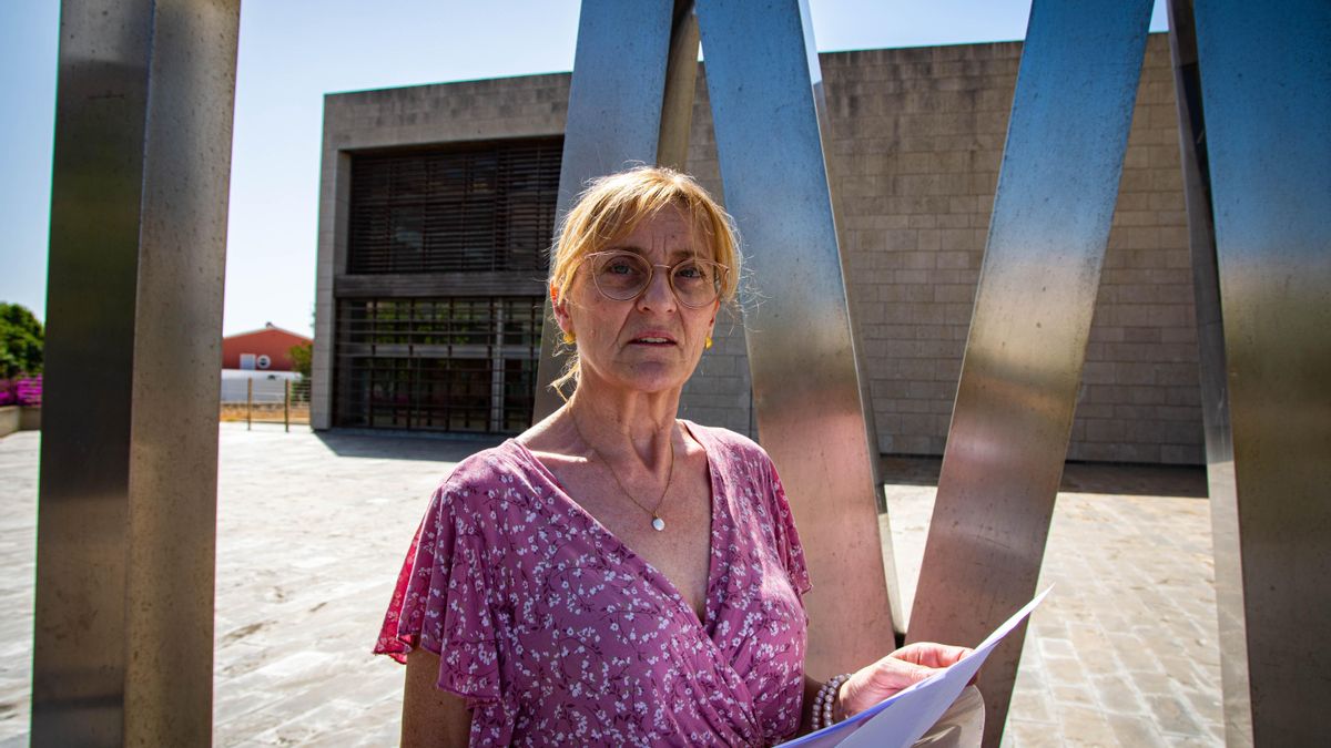 Encarna guanya el 'banc dolent' i atura el seu desnonament: "Amb gairebé 70 anys he pensat encadenar-me a la porta de casa"