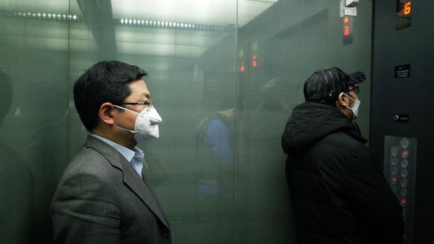 Las muertes por el COVID-19 en China aumentaron en las últimas 24 horas en 30 personas -un fallecimiento menos que en el recuento del día anterior- y los nuevos casos confirmados sumaron 143 por los 139.