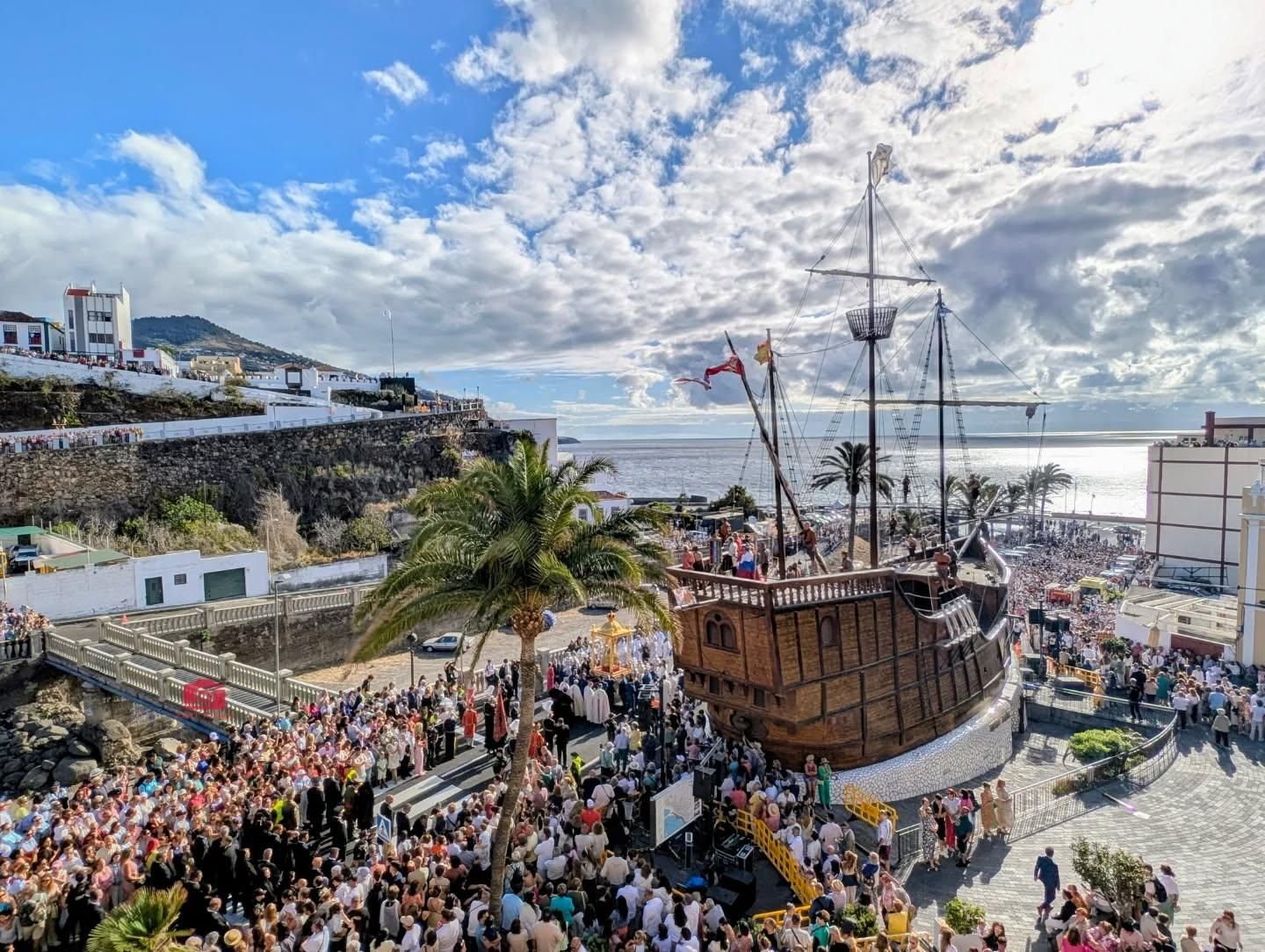 Tradicional Diálogo entre el Castillo y la Nave, celebrado este domingo, en el marco de la Bajada de la Virgen de las Nieves.
