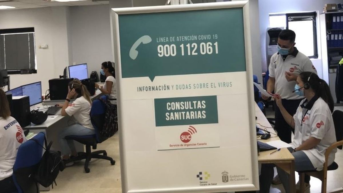 Personal de la línea de atención COVID-19.