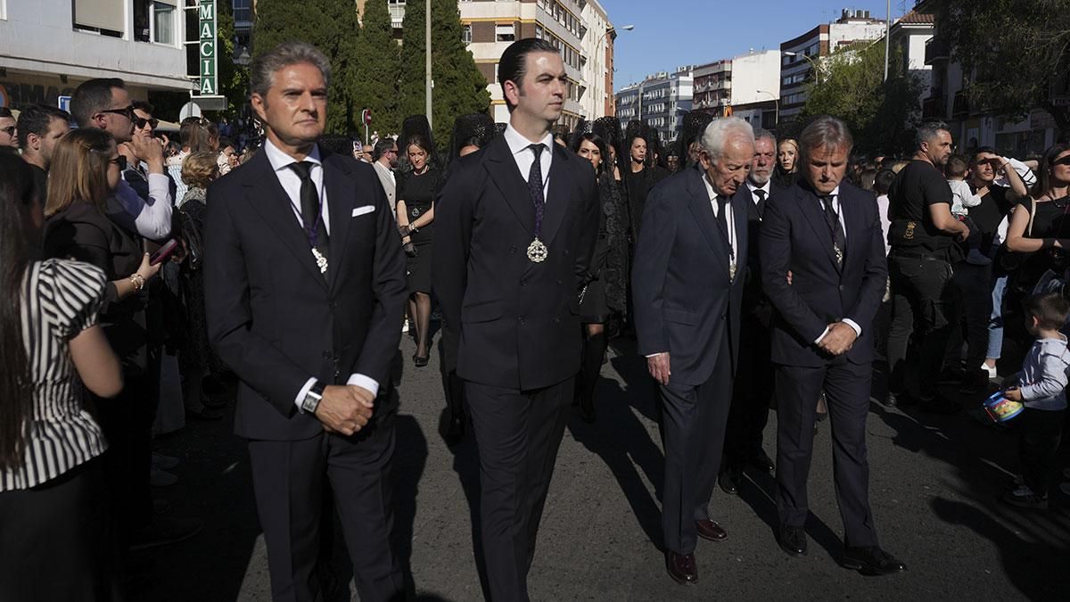 La procesión de la Hermandad del Caído, en imágenes
