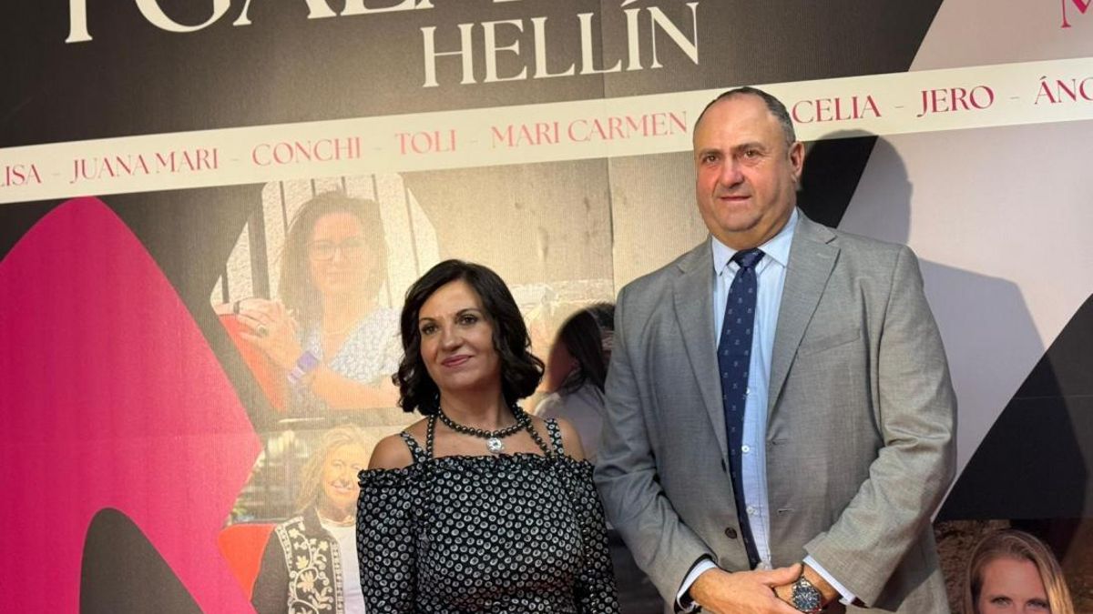 El consejero de Agricultura destaca el papel de los medios de comunicación para visibilizar el liderazgo femenino rural