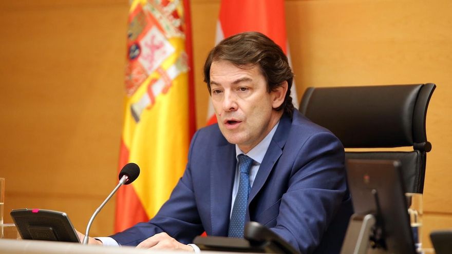 Rubén Cacho / ICAL . El presidente de la Junta, Alfonso Fernández Mañúeco, comparece en la Comisión de investigación sobre la trama eólica