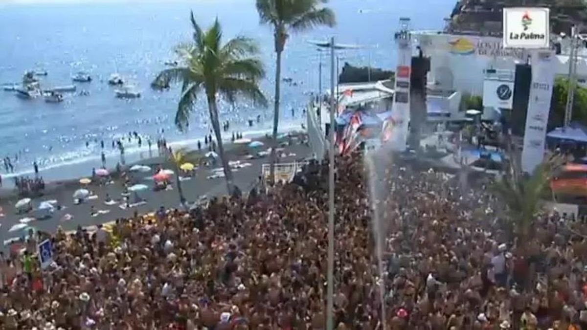 El Cabildo de La Palma refuerza el transporte público y apoya el dispositivo especial de seguridad para la Fiesta del Agua en Puerto Naos