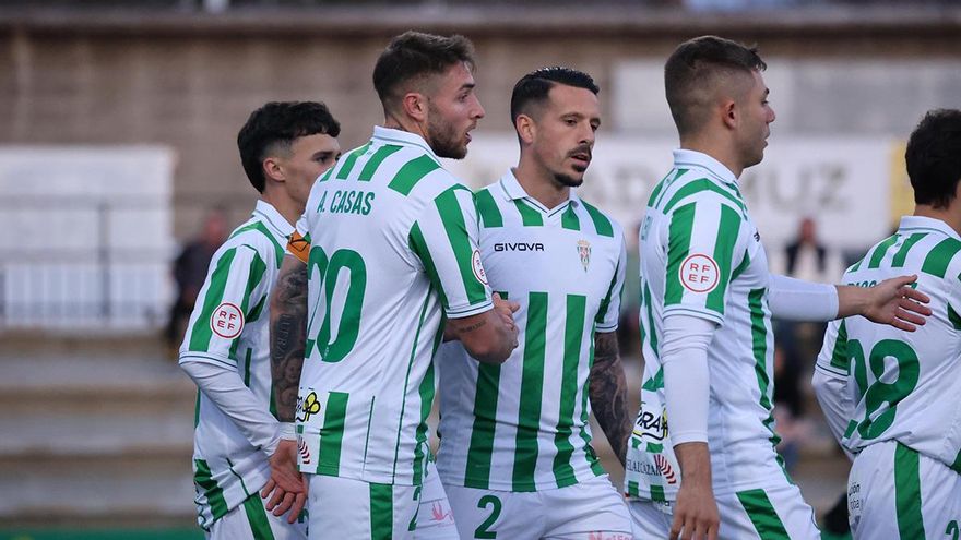 El Córdoba CF se da un festín en la fiesta del Montilla CF