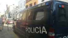 La Policía estableció este martes un dispositivo de seguridad frente al centro de acogida