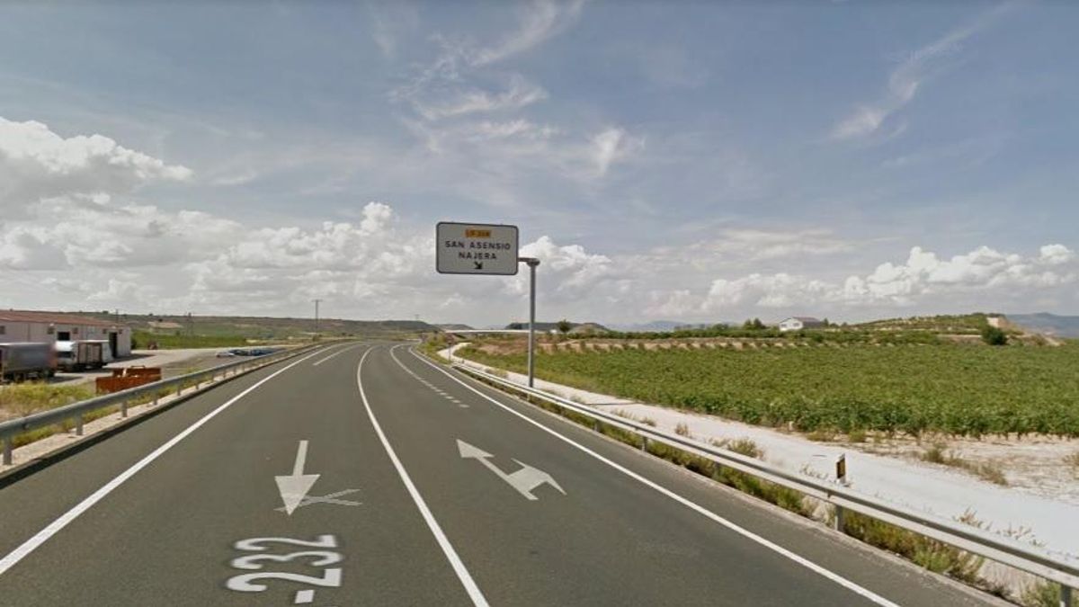 Un herido en un choque entre una furgoneta y un autobús en la N-232