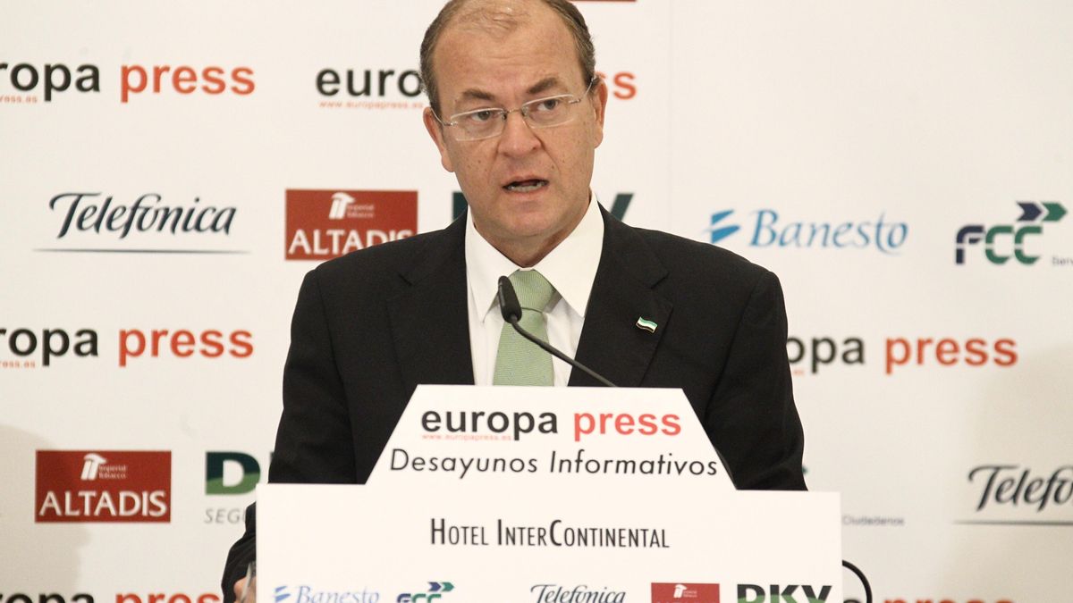 Monago le pide al Gobierno que rectifique en la subida del IVA a la cultura