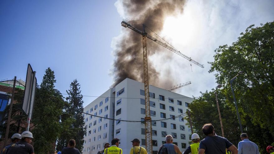 El incendio en la antigua fábrica de tabacos de Sevilla retrasa la apertura del hotel de lujo previsto
