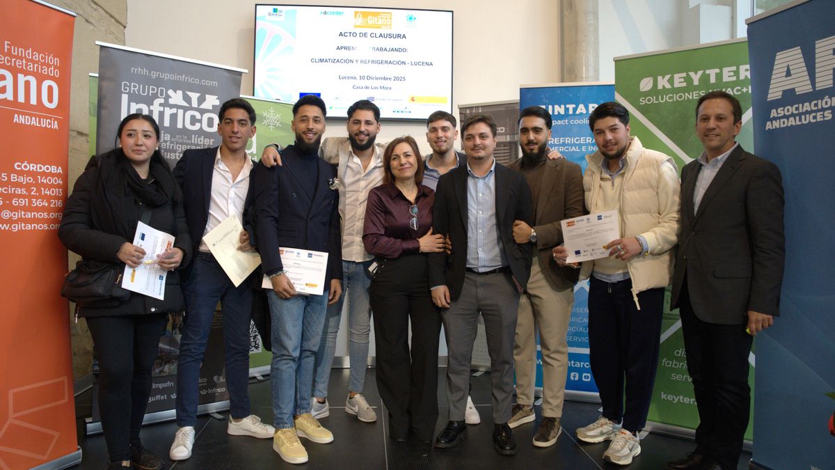 Foto con todos los beneficiarios.