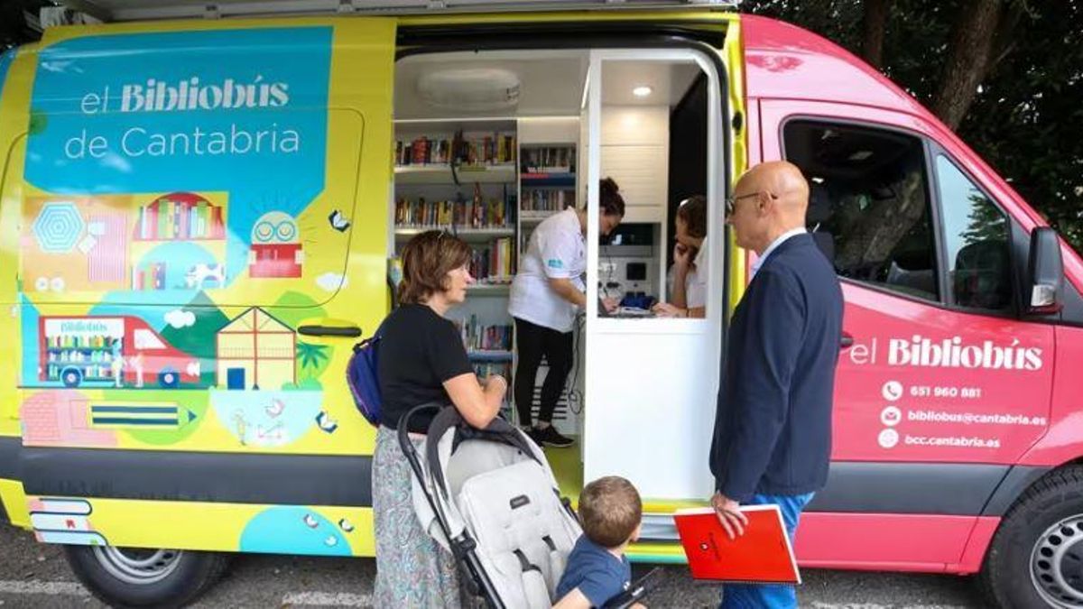 Cultura suprime el servicio de Bibliobus que lleva libros a 46 pueblos de Cantabria