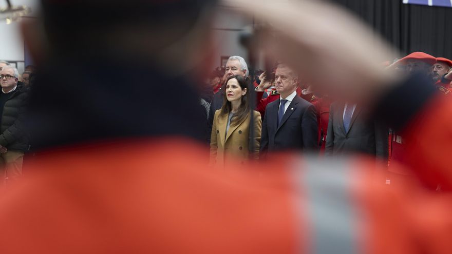 Euskadi conmemora los 40 años del despliegue de la Ertzaintza y del repliegue de la Guardia Civil en Tráfico