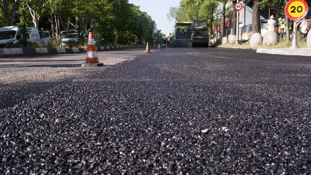 Asfaltado de una de las calles de la capital este mes de mayo