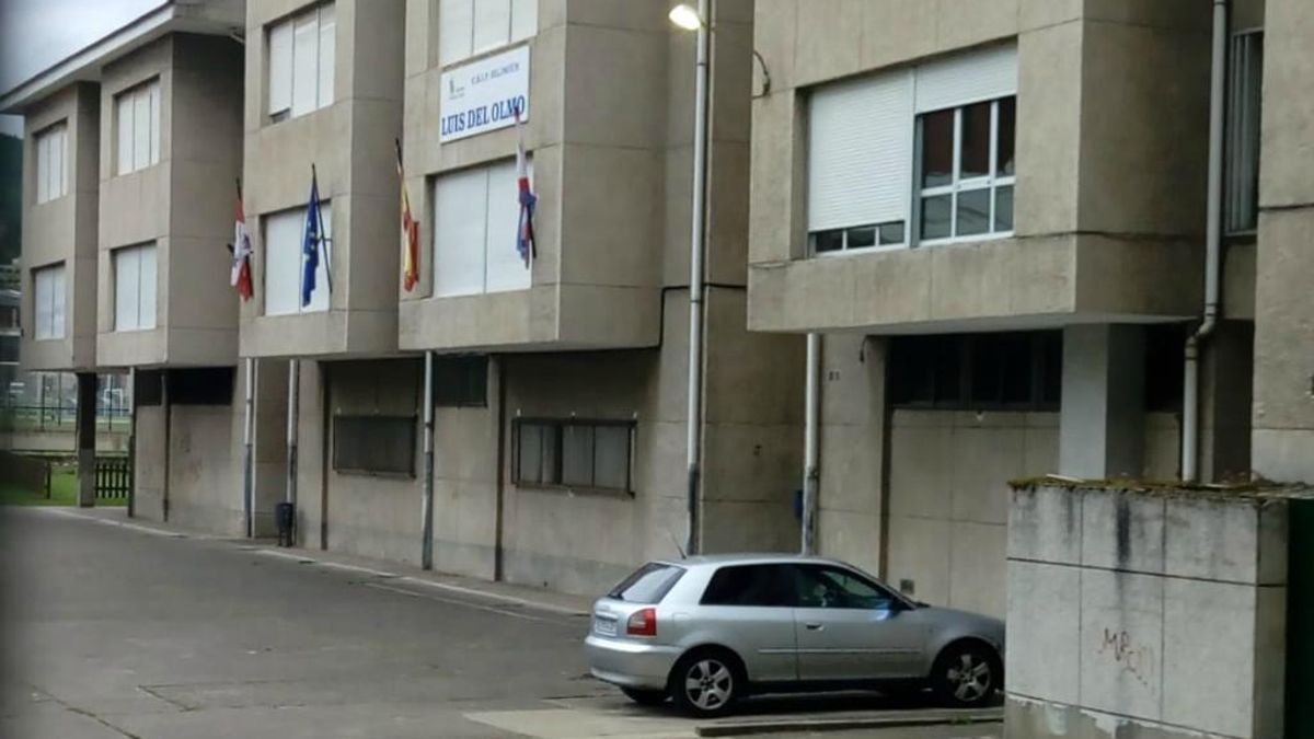 Antiguo Colegio La Puebla de Ponferrada, luego renombrado como Luis del Olmo.