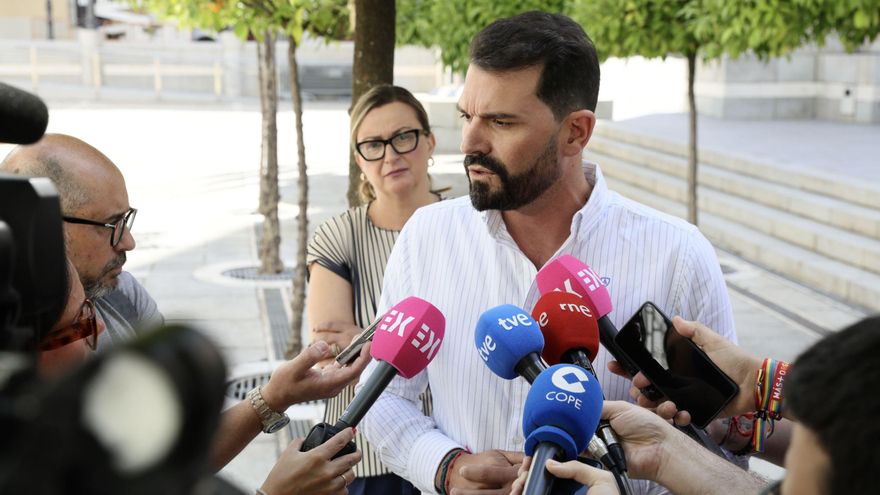 Cotrina anima a sindicatos y patronal a "salir a la calle" si Guardiola no rectifica el hachazo al diálogo social