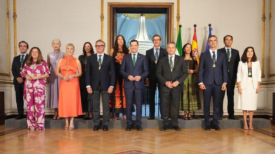 El Gobierno andaluz PP-Vox incrementa en 13 sus altos cargos pese a mantener el mismo número de consejerías
