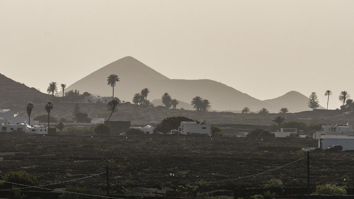 Calima en el pueblo de Masdache, en el municipio de Tías, Lanzarote.