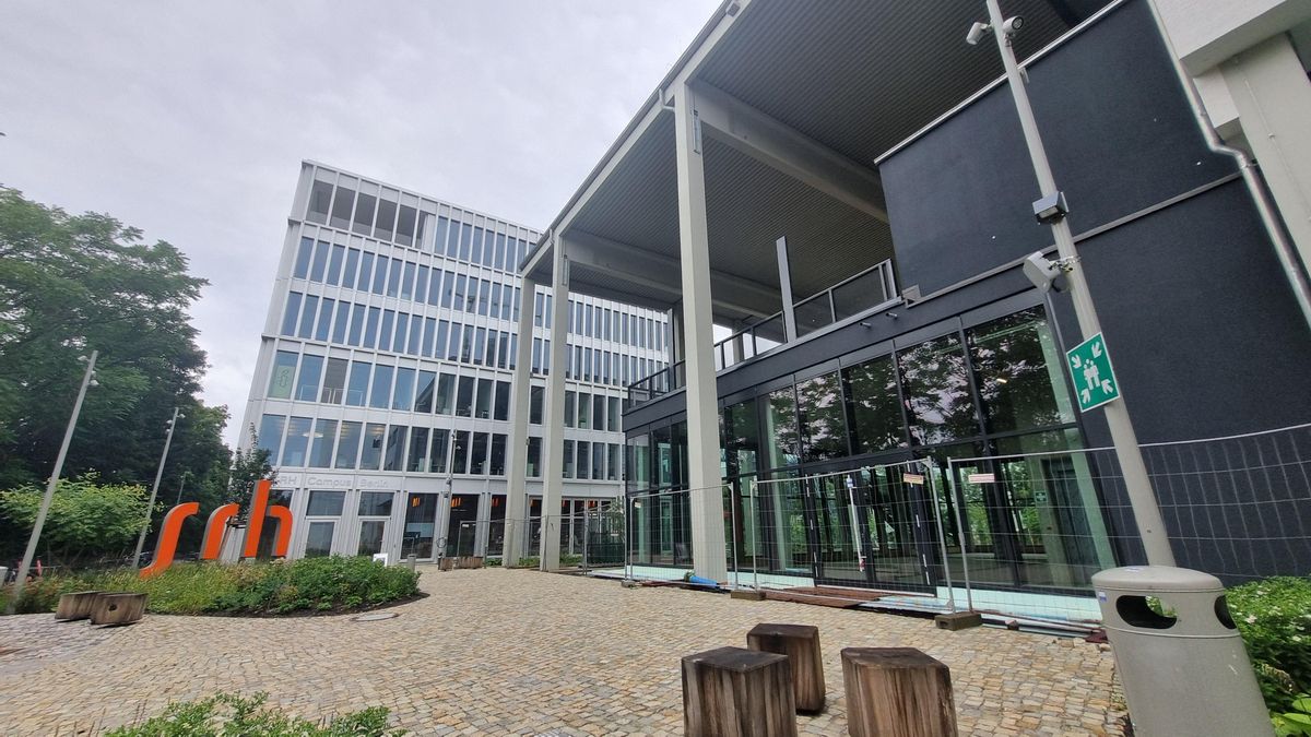 Complejo de oficinas y universidad privada donde estaba el club Griessmuehle.