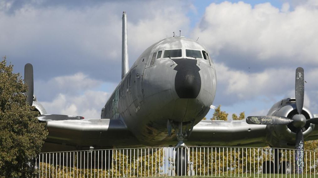 Avión de Miraflores