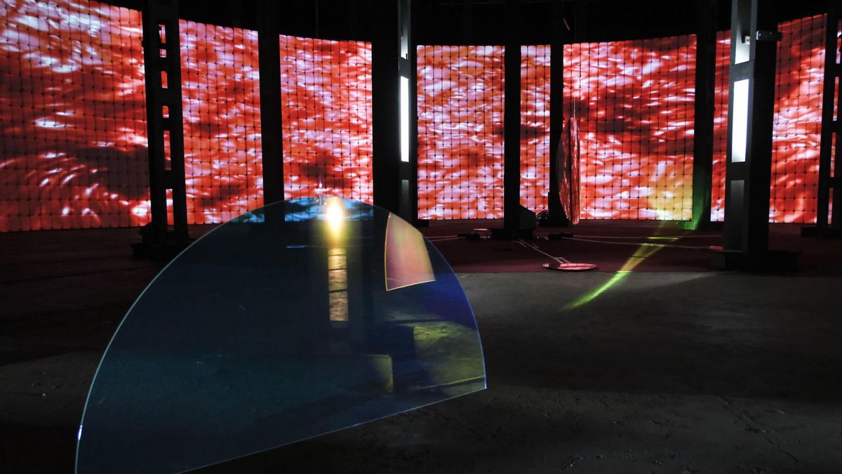 El espacio cultural El Tanque muta en un universo en constante movimiento con “Glimpse”