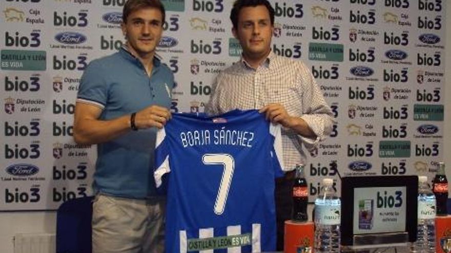 Borja Sánchez el día de su presentación como jugador blanquiazul.