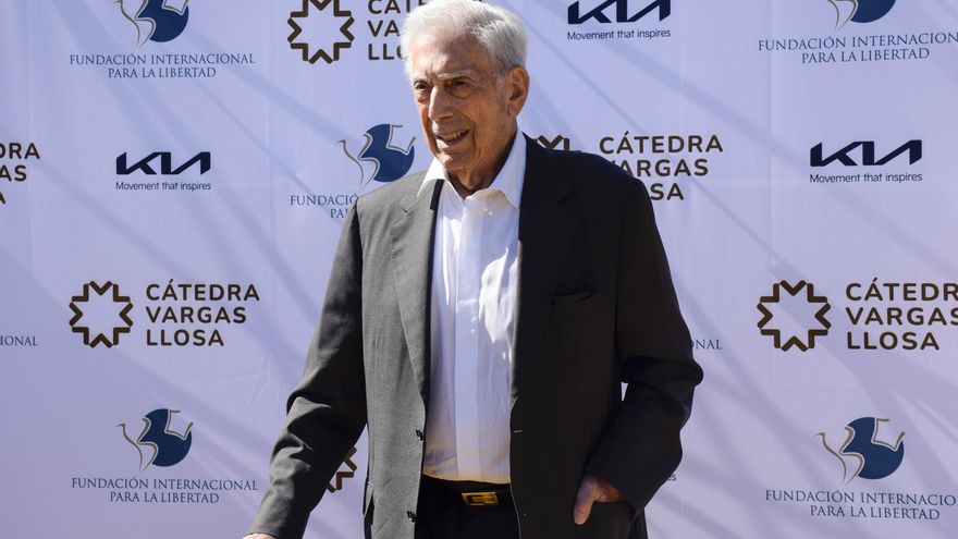 Ecuador lamenta la muerte del escritor peruano Mario Vargas Llosa