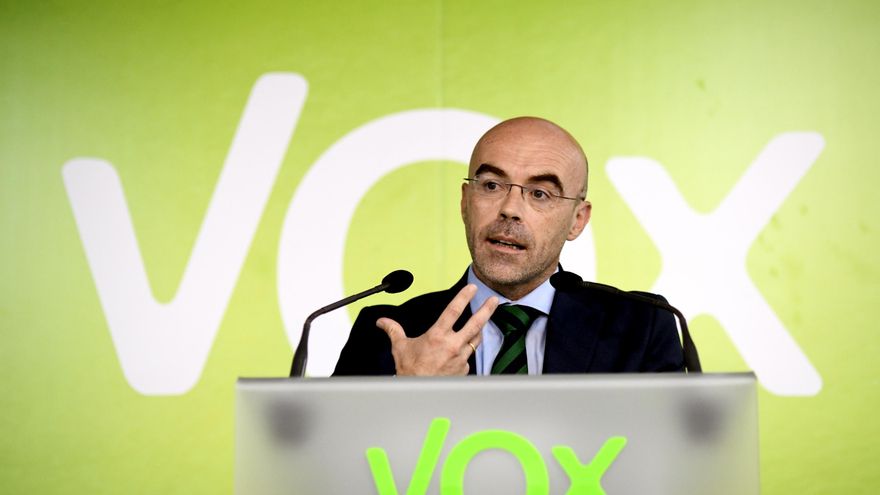 El eurodiputado y portavoz del Comité de Acción Política de Vox, Jorge Buxadé, en rueda de prensa