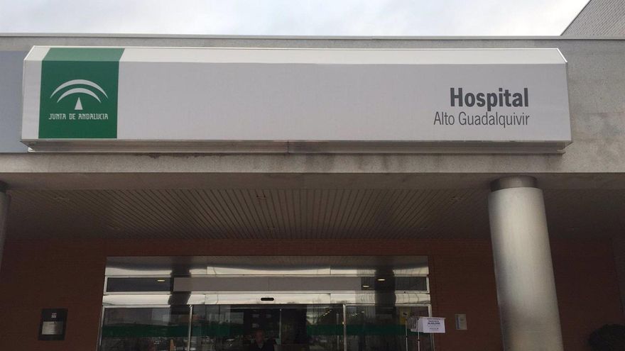 Andalucía supera ya el pico de hospitalizados de la quinta ola rozando los 1.500, con 222 pacientes en UCI